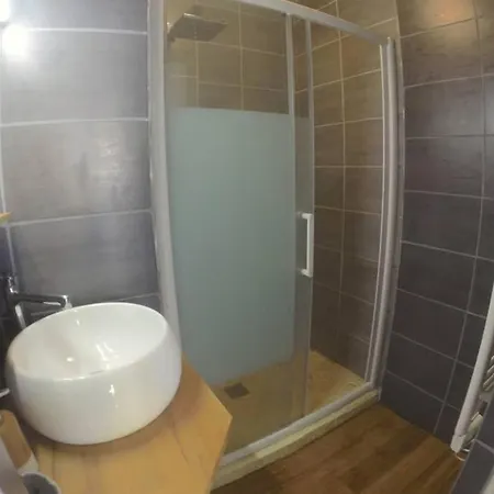 Mourillon, Charmant T3 Proche Plages Et Centre Ville. Apartamento Toulon